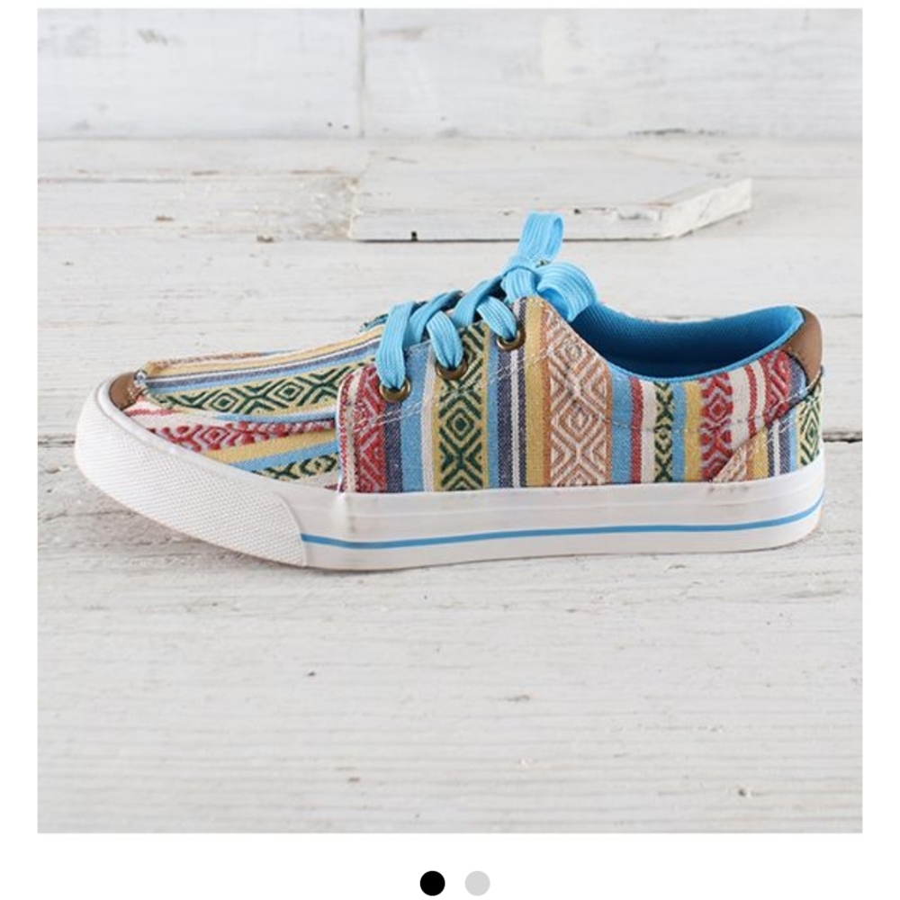 Roper Aztec Angelfire with Blue shoes